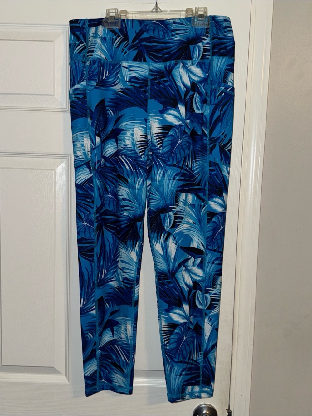 Boston Proper Blue Leaf-Print Leggings